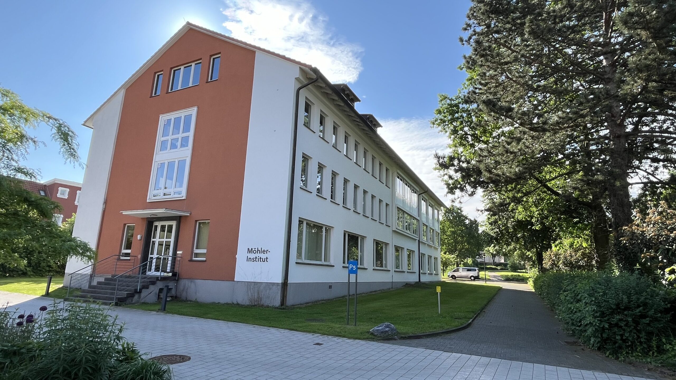 Gebaeude_Moehler-Institut-scaled-aspect-ratio-16-9